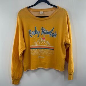3For$20 Love Vintage Yellow Rockey Mountain Crop Sweater size Small